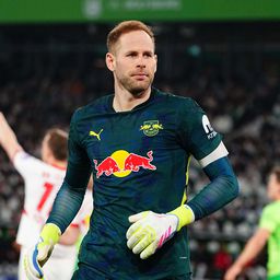 Gulácsi Péter bekerült a szezon álomcsapatába a Kickernél