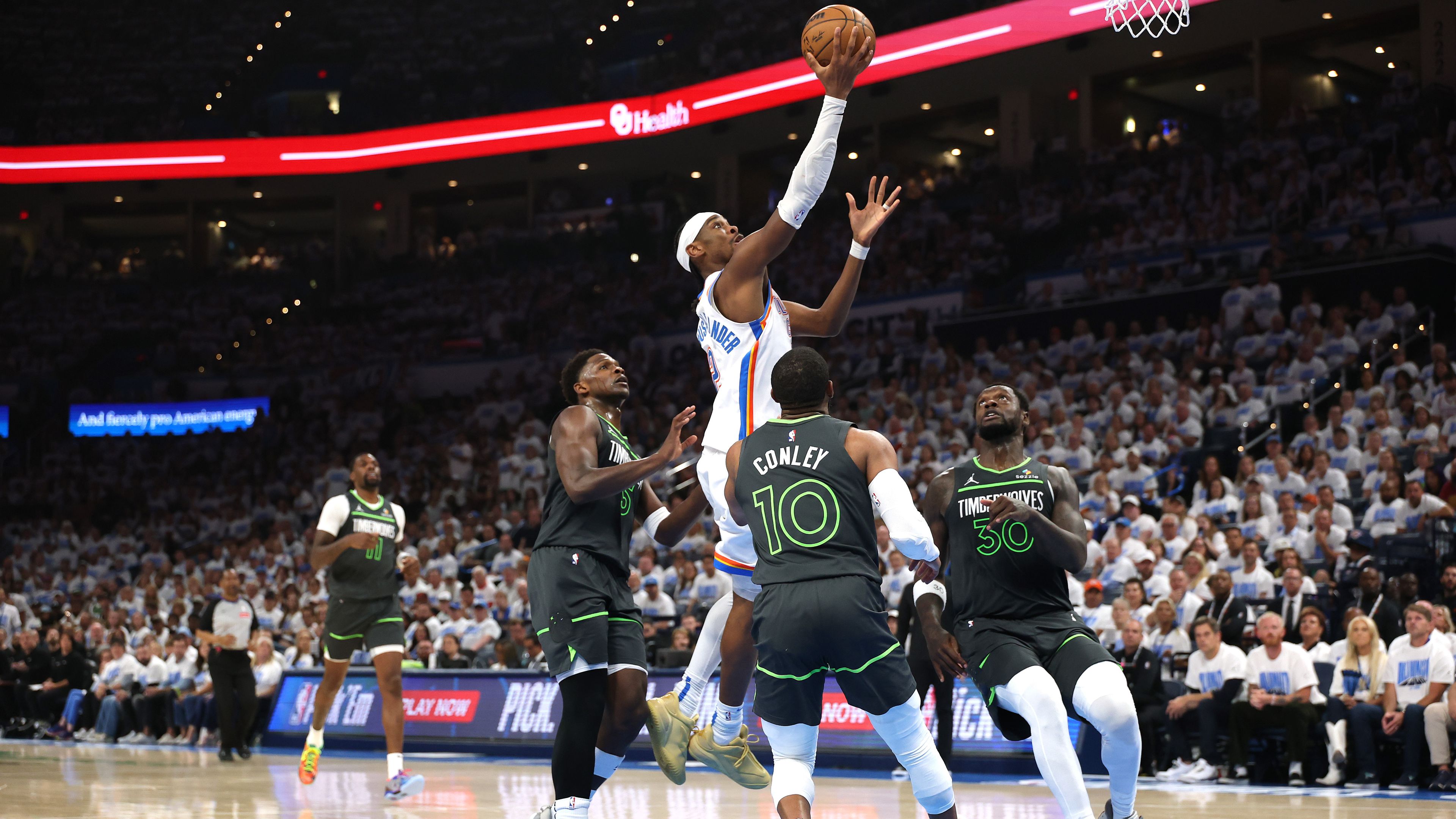 Győzelemmel kezdte a nyugati döntőt az alapszakaszgyőztes Oklahoma City
