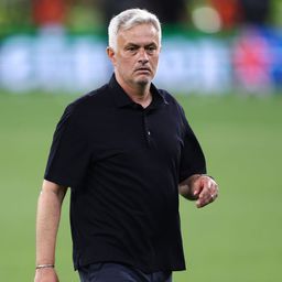 Több meccses eltiltást kapott a budapesti El-döntő játékvezetőjét inzultáló Mourinho