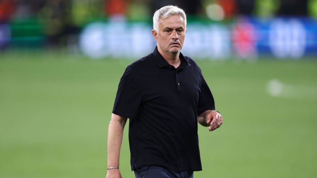 Több meccses eltiltást kapott a budapesti El-döntő játékvezetőjét inzultáló Mourinho