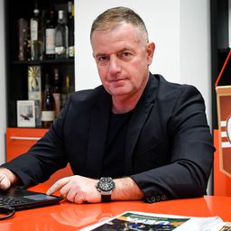 Révész Attila: Felvették a milliós fizetésüket, közben a lelátón mosolyogtak