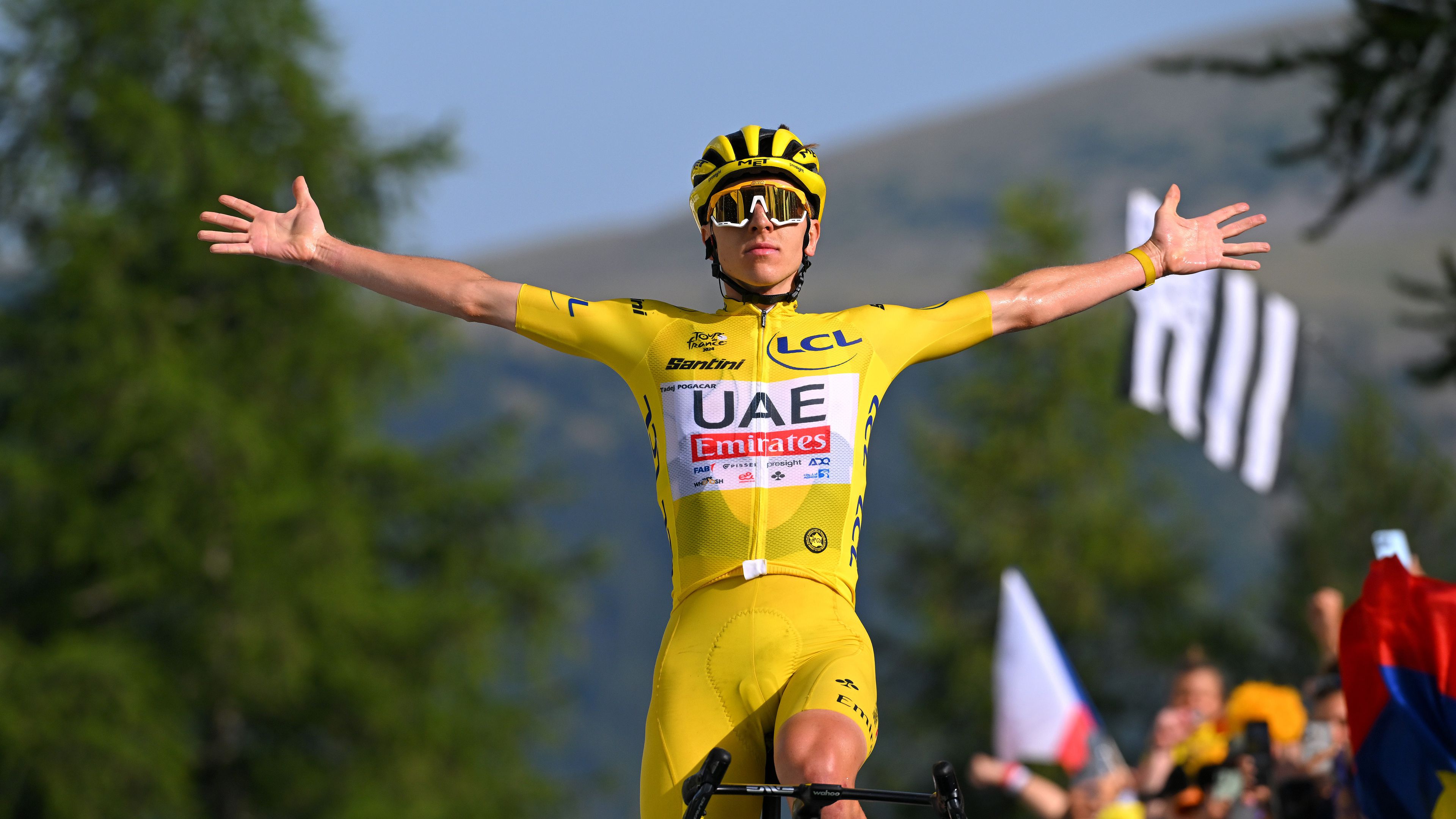 Huszonhat éve nem látott bravúr: Pogacar a Giro után a Tourt is megnyerte