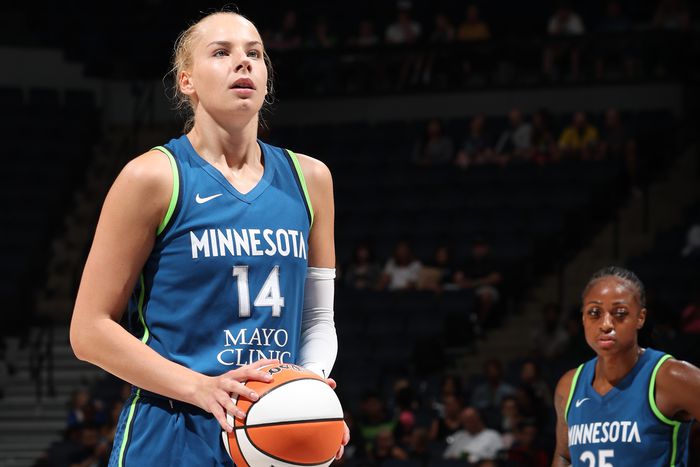 Juhász Dorka két pontot és hat lepattanót szerzett