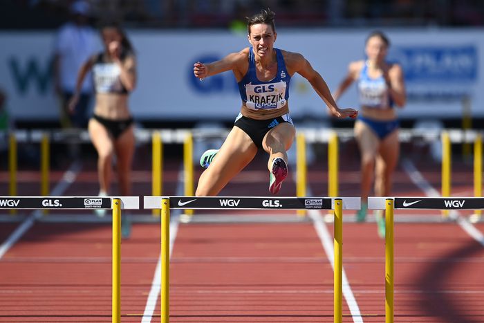 Carolina Krafzikot tanári hivatása is segíti a pályán