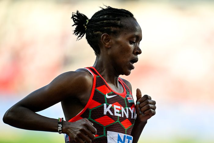Faith Kipyegon a címvédésre összpontosít 1500 méteren