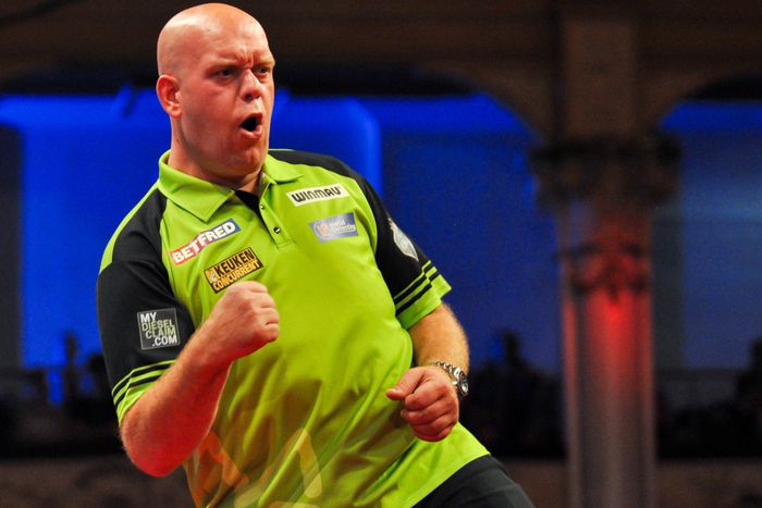 A háromszoros világbajnok Michael van Gerwen is tábla elé áll Budapesten