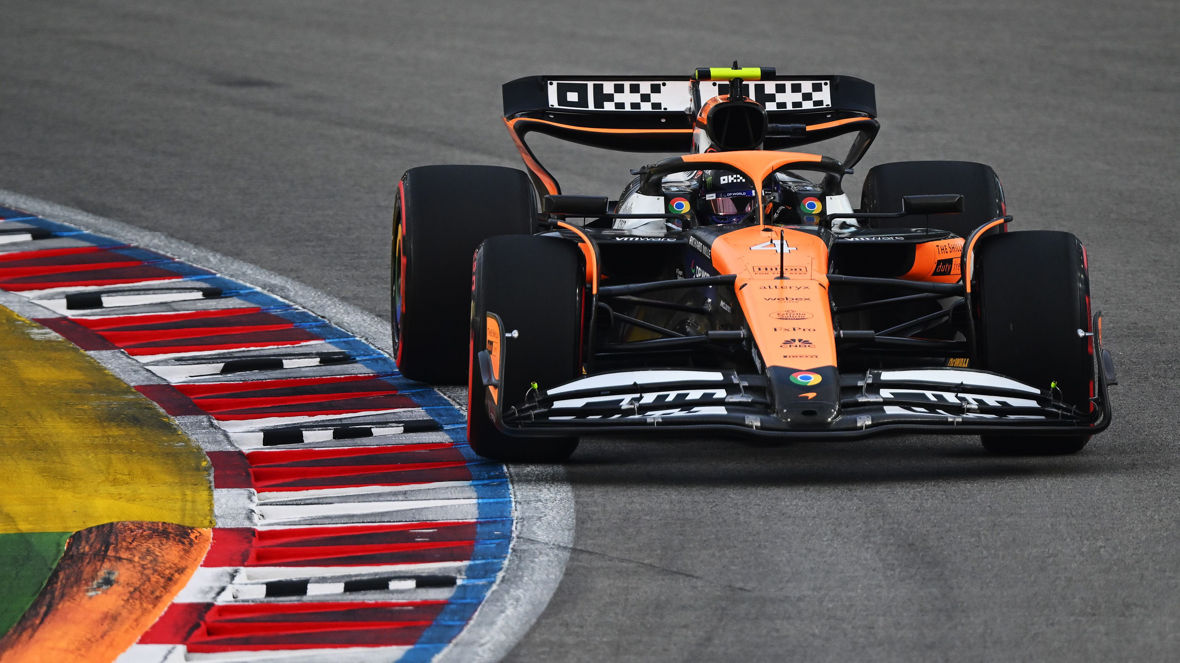 Pályafutása hatodik elsőségét szerezte Lando Norris