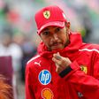 Lewis Hamilton: Elnézést kérek Charles-tól