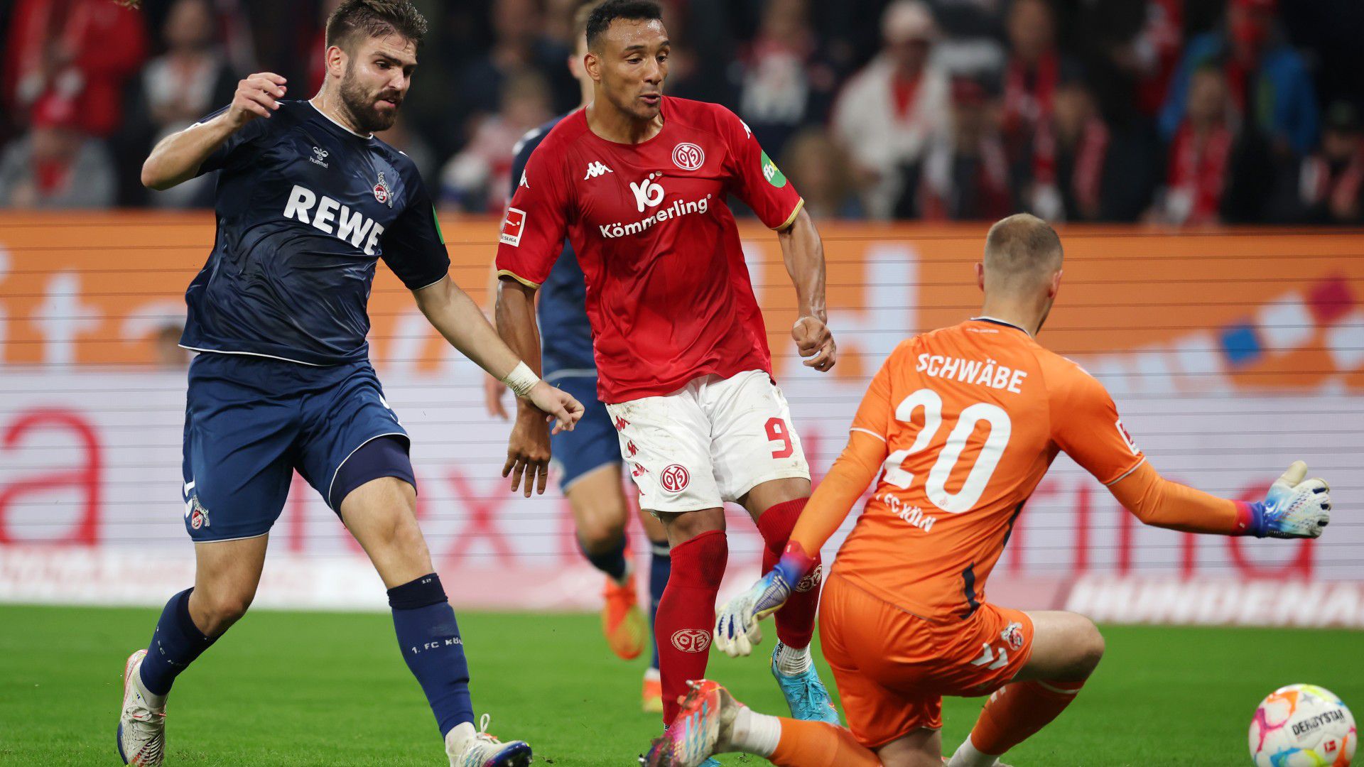 Karim Onisiwo (pirosban) rúgta a Mainz ötödik gólját (Fotó: Getty Images)