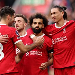 Kiállítás, Szalah-dupla, városi rangadót nyert a Liverpool – videóval