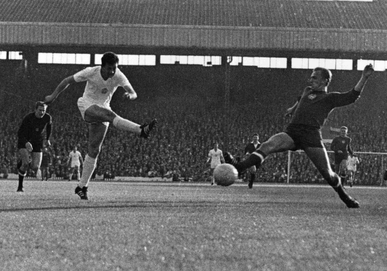 Mészöly Kálmán Angliában 1966-ban Magyarország-Bulgária mérkőzésen (Fotó: Profimedia)