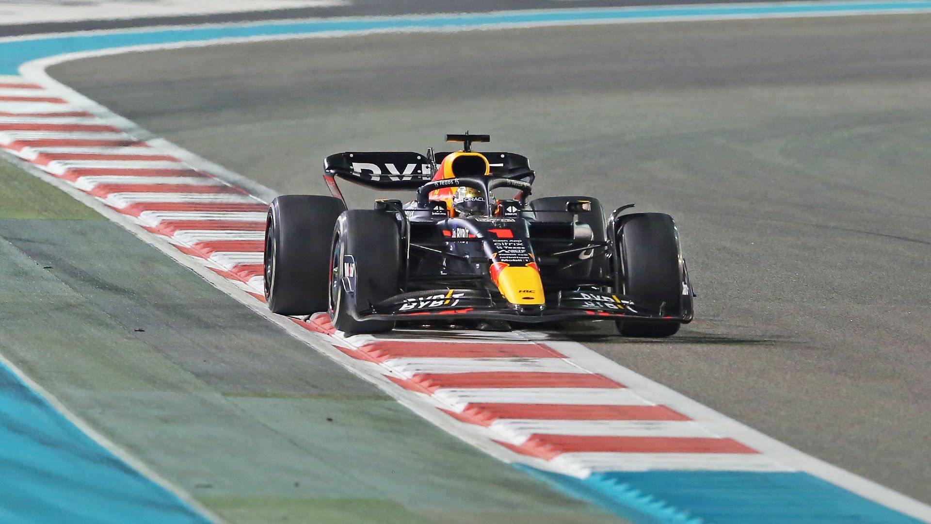 Verstappen uralta a hétvégét, a versenyt és a szezont – nemzetközi F1-es sajtóvisszhang