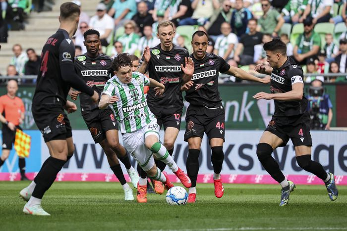 Tóth Alex számíthat a nyíregyháziak szoros őrizetére (Fotó: MTI/Hegedüs Róbert)