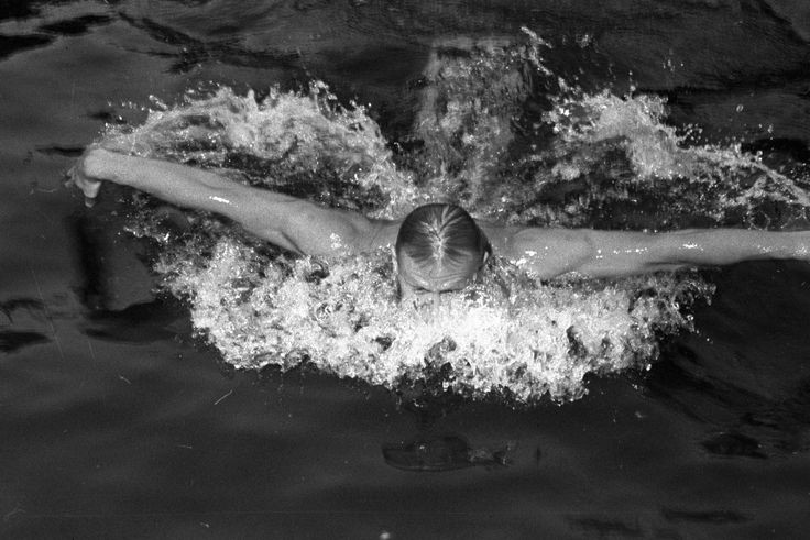 Elhunyt a magyar úszólegenda