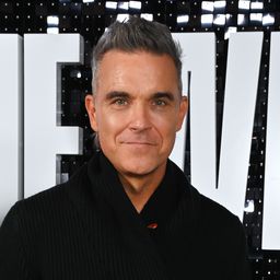 Elképesztő ötlet: Robbie Williams és Phil Taylor futballklubot vásárolna – sajtóhír