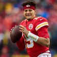 A Chiefs Mahomes sérülése ellenére is nyert – főcsoportdöntőben az első kiemeltek NFL-ben