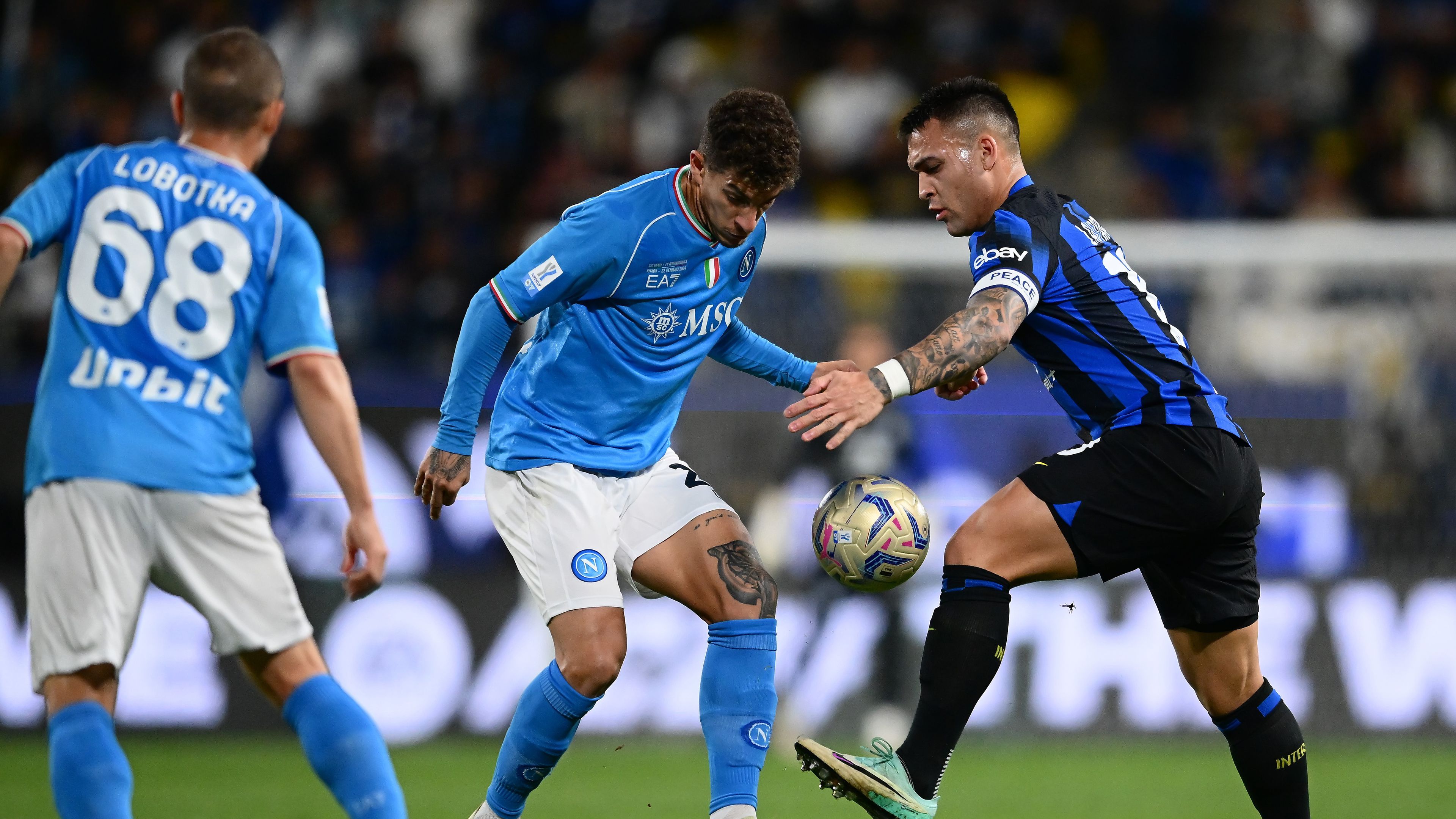 Az utolsó percekben nyerte meg az Olasz Szuperkupát az Inter