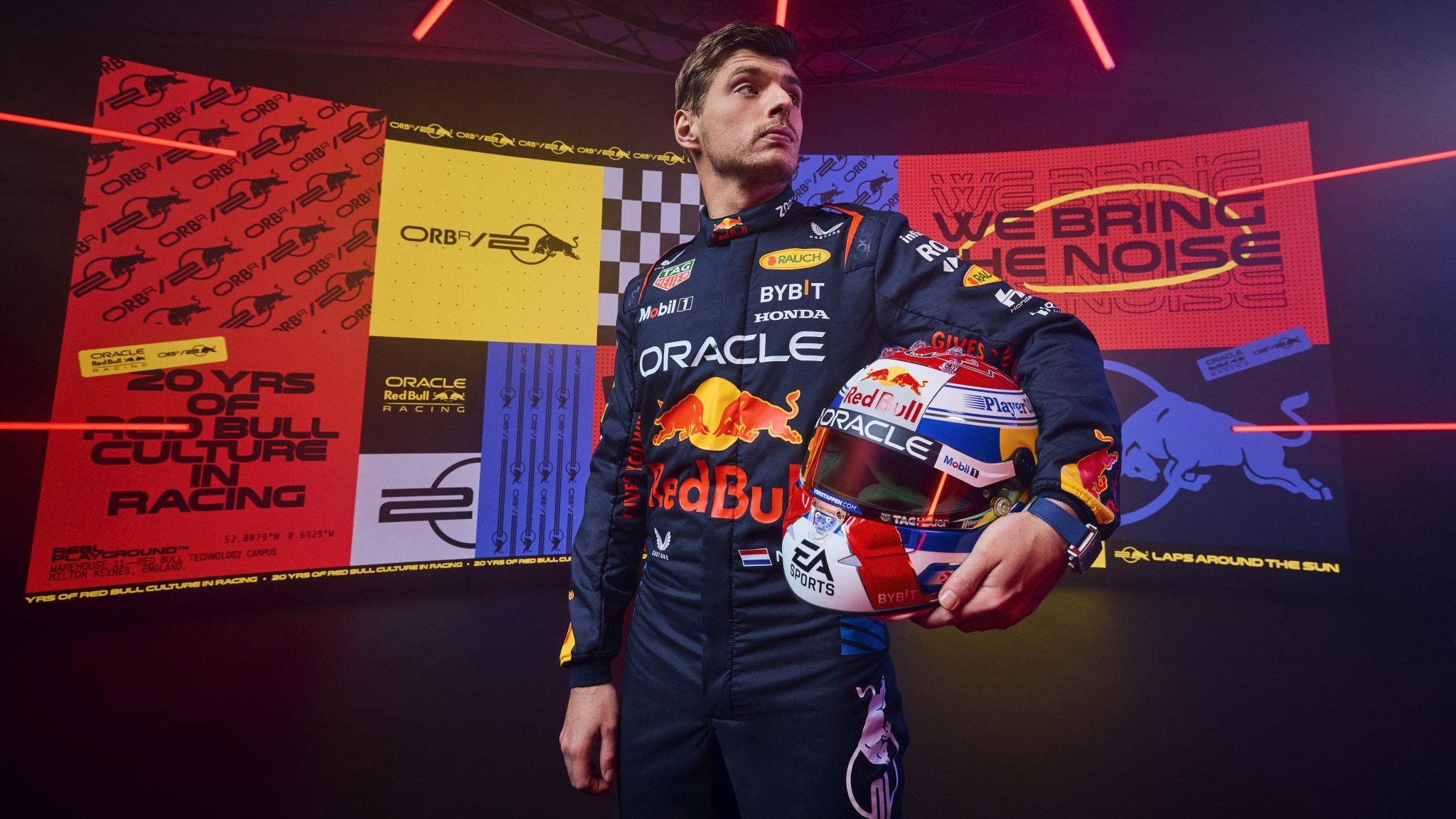 Max Verstappent szerződés köti a Red Bullhoz, de ki tudja, mit hoz a jövő. (Fotó: Red Bull)