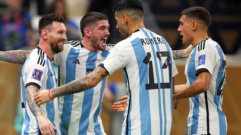 Rodrigo De Paul (balról a második) örülne, ha Lionel Messi hozzájuk igazolna (fotó: Getty Images)