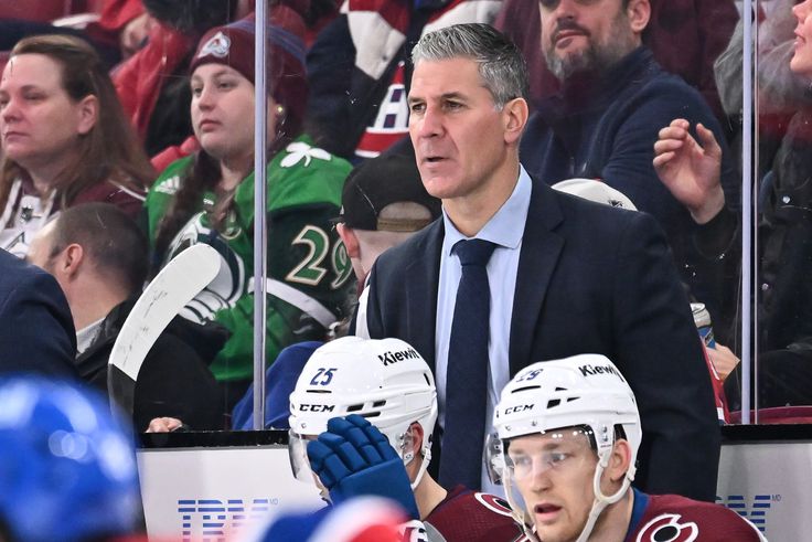 Szerződést hosszabbított az NHL címvédőjének vezetőedzője