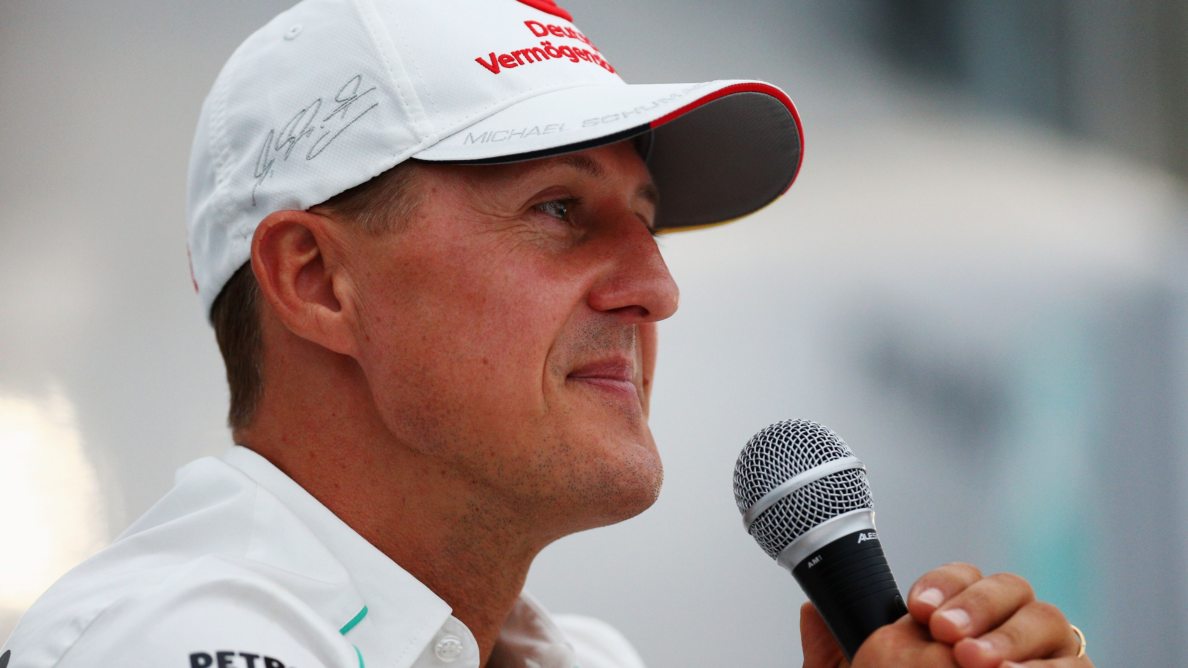 Michael Schumachert a síbalesetben elszenvedett súlyos agysérülése óta nem láthattak a nyilvánosság előtt.