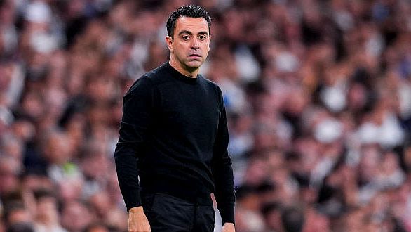 Xavi a játékvezetőt kritizálta; Mourinho Londonban – délelőtti hírösszefoglaló