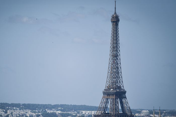 Az Eiffel-tornyon éghet az olimpiai láng