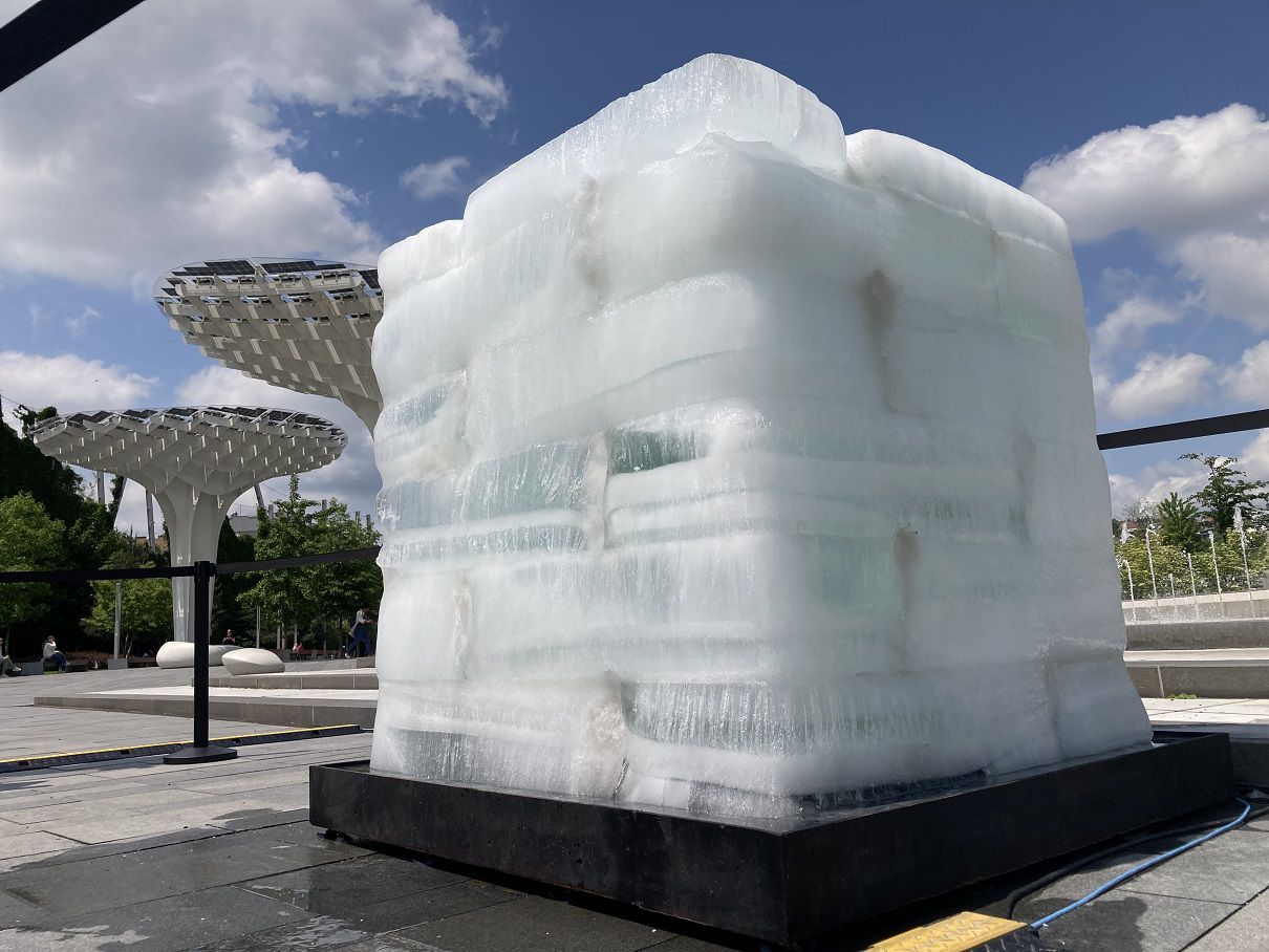 Az ország legnagyobb jégkockája