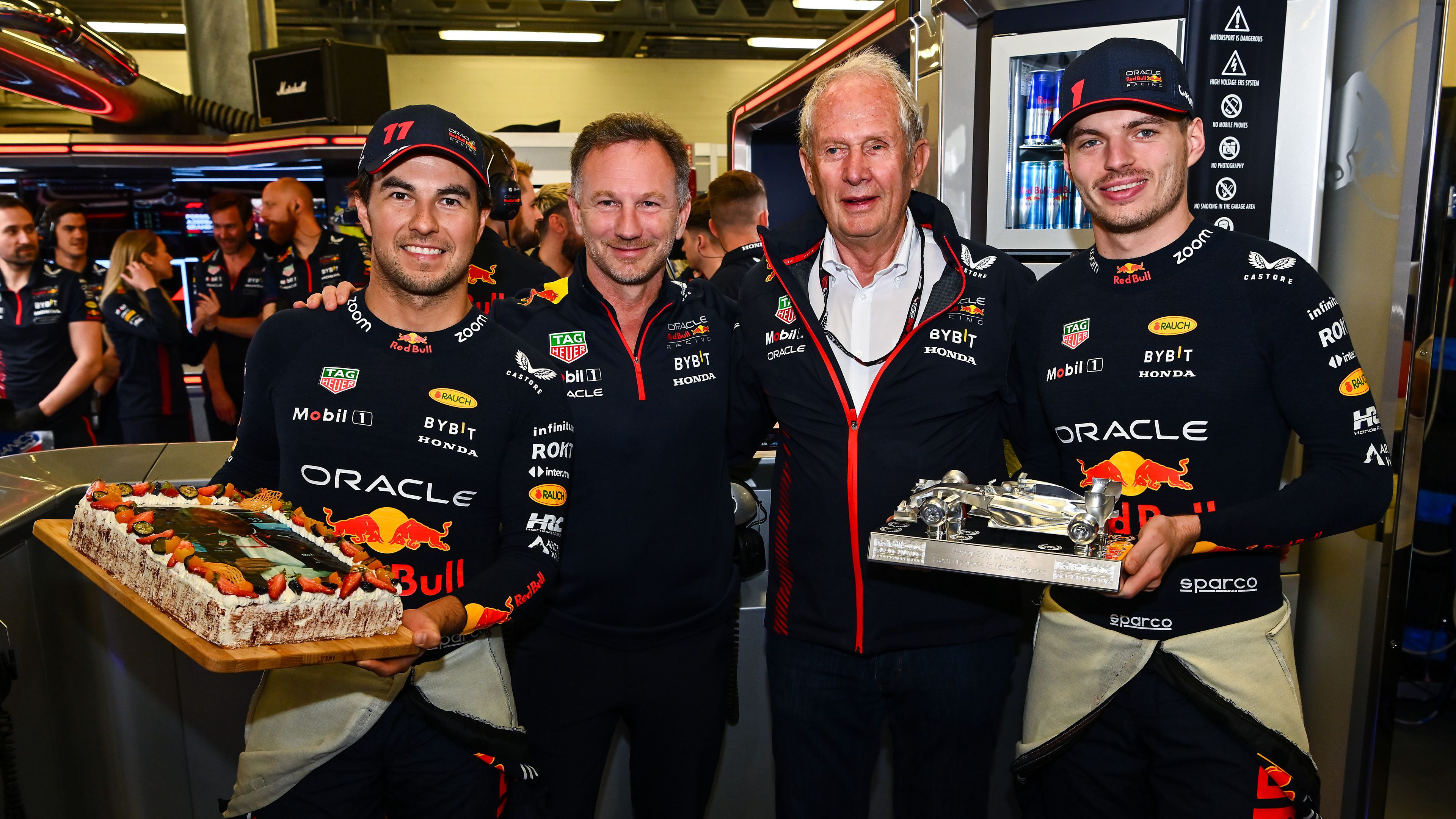 Helmut Markót áprilisban 80. születésnapja alkalmából köszöntötték a Red Bullnál