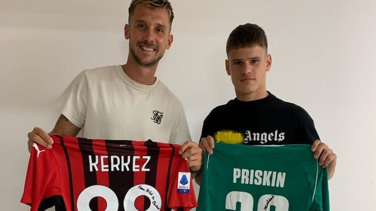 Priskin és Kerkez korábban megajándékozta egymást győri és Milan-mezzel / Fotó: Twitter