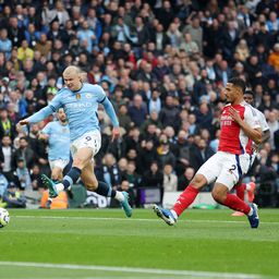 Az emberhátrányban futballozó Arsenal hősiesen védekezett, de a 98. percben pontot mentett a Man. City
