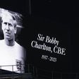 Sir Bobby Charltonról a Manchester United szombati bajnoki előtt is megemlékeztek