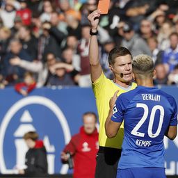 A VAR közbeszólt: Marc-Oliver Kempf nem úszta meg a kiállítást