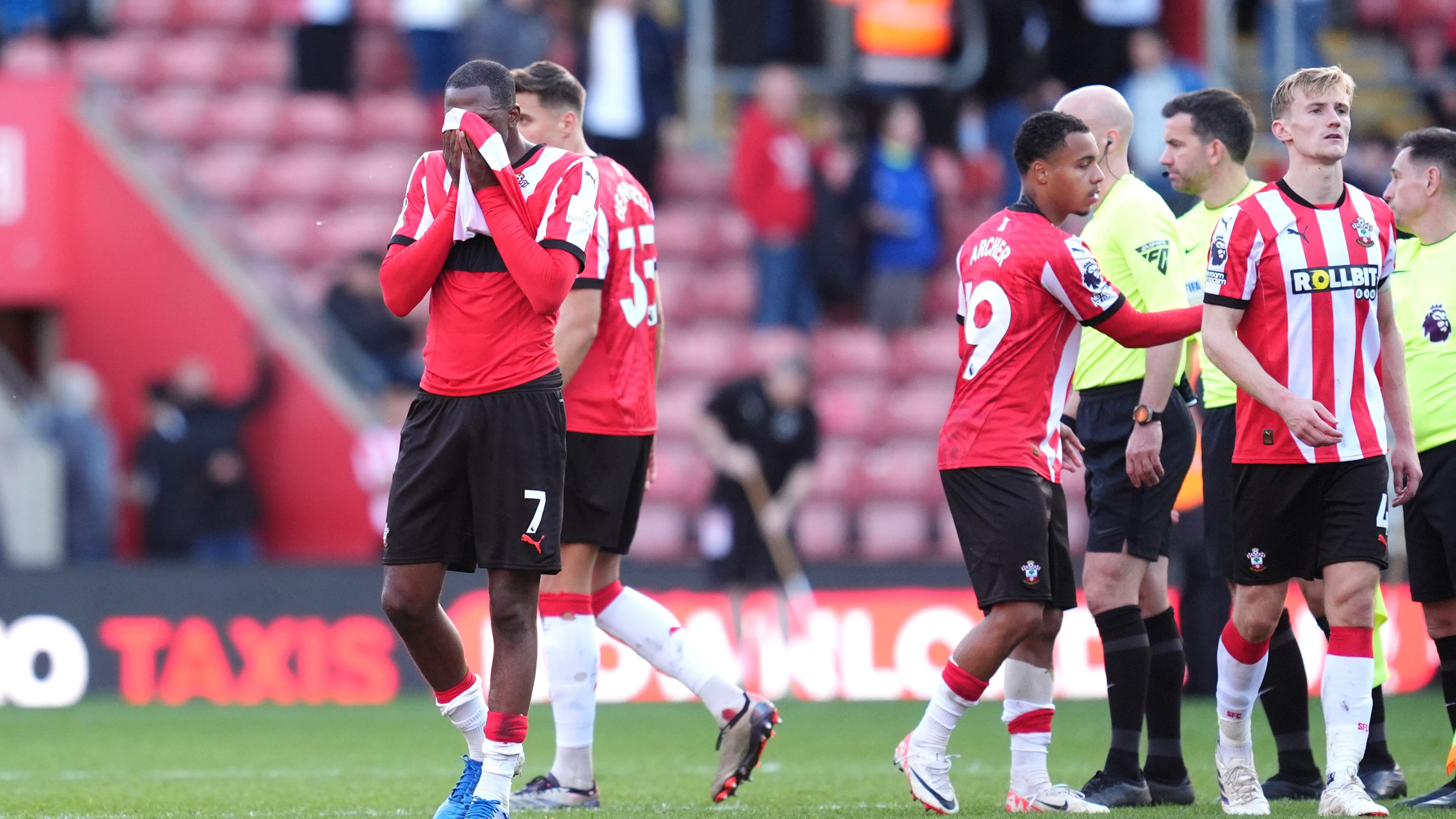 Megdőlt a nyeretlen csapatok rekordja a Premier League-ben