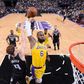 LeBron James huszonéves önmagát idézi, kis híján leszakította a gyűrűt – videóval