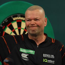Van Barneveld remekelt, több kiemelt is búcsúzott a darts-vb 8. napján – videóval