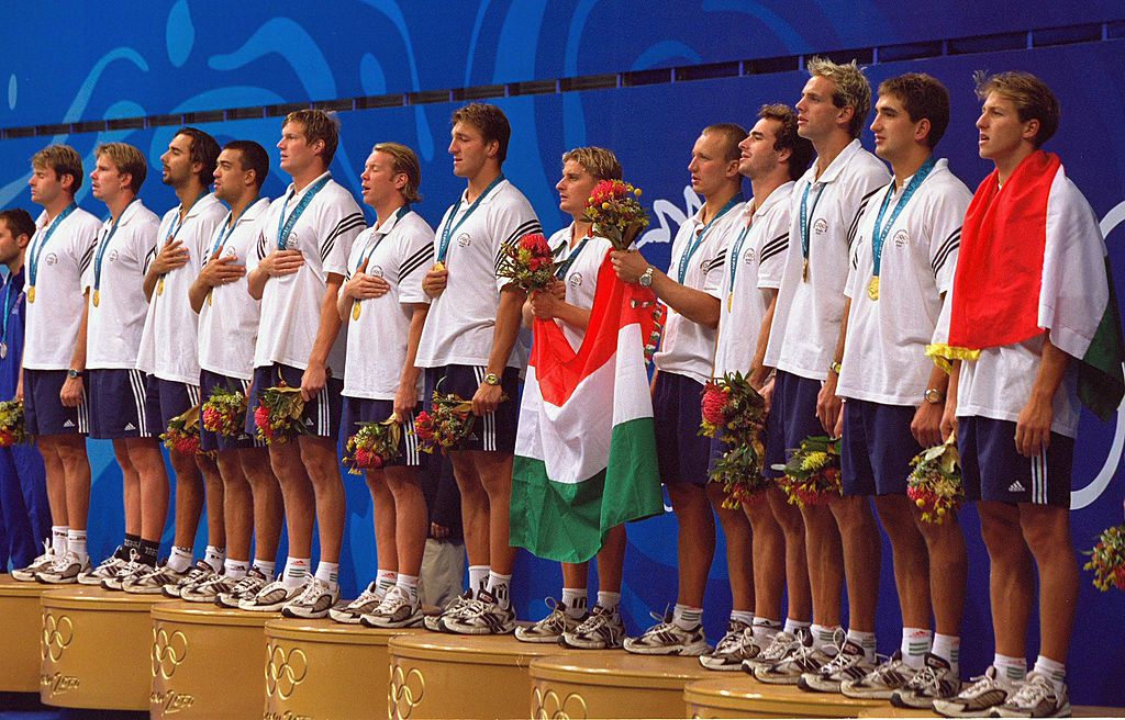Először az  olimpiai dobogó tetején, Kásás jobbról a harmadik (Fotó: GettyImages)