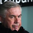 Bizarr ajándékot adott Ancelotti az egyik szurkolónak – videóval