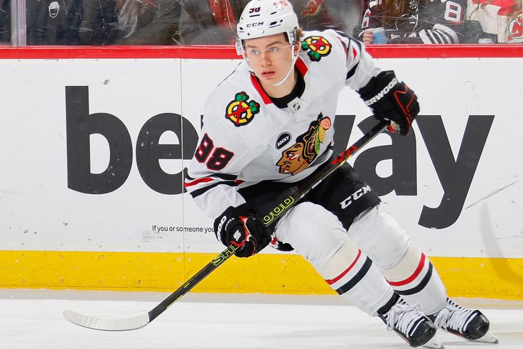 Még másfél hónapig nem játszhat a megműtött NHL-sztár