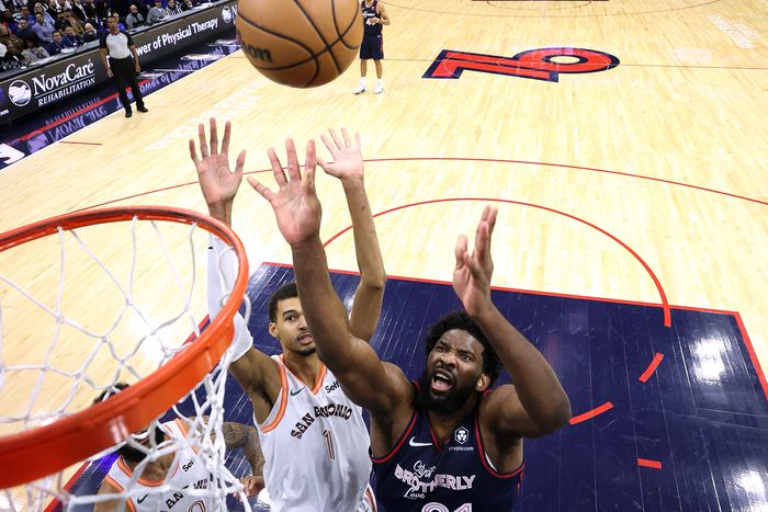 Joel Embiid fantasztikusan játszott a San Antonio Spurs ellen