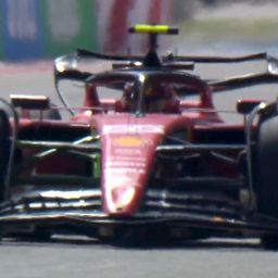 Behorpadt a Ferrarik orra a bahreini tesztelésen