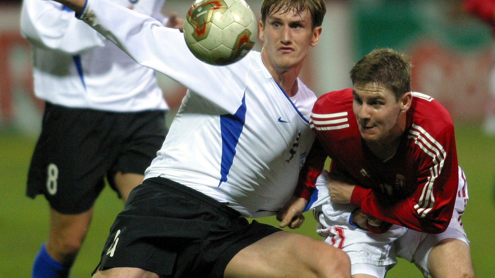 Gera Zoltán (jobbra) is pályára lépett 2003 novemberében az észtek ellen (Fotó: Ringier – archív)