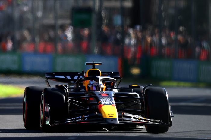 Max Verstappen indulhat az élről