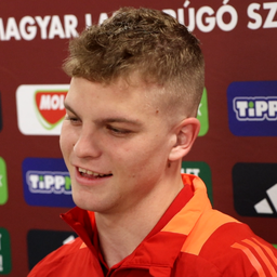 Schäfer András: „Kemény időszak van mögöttem, kicsit el is pityeregtem magam” – videóval