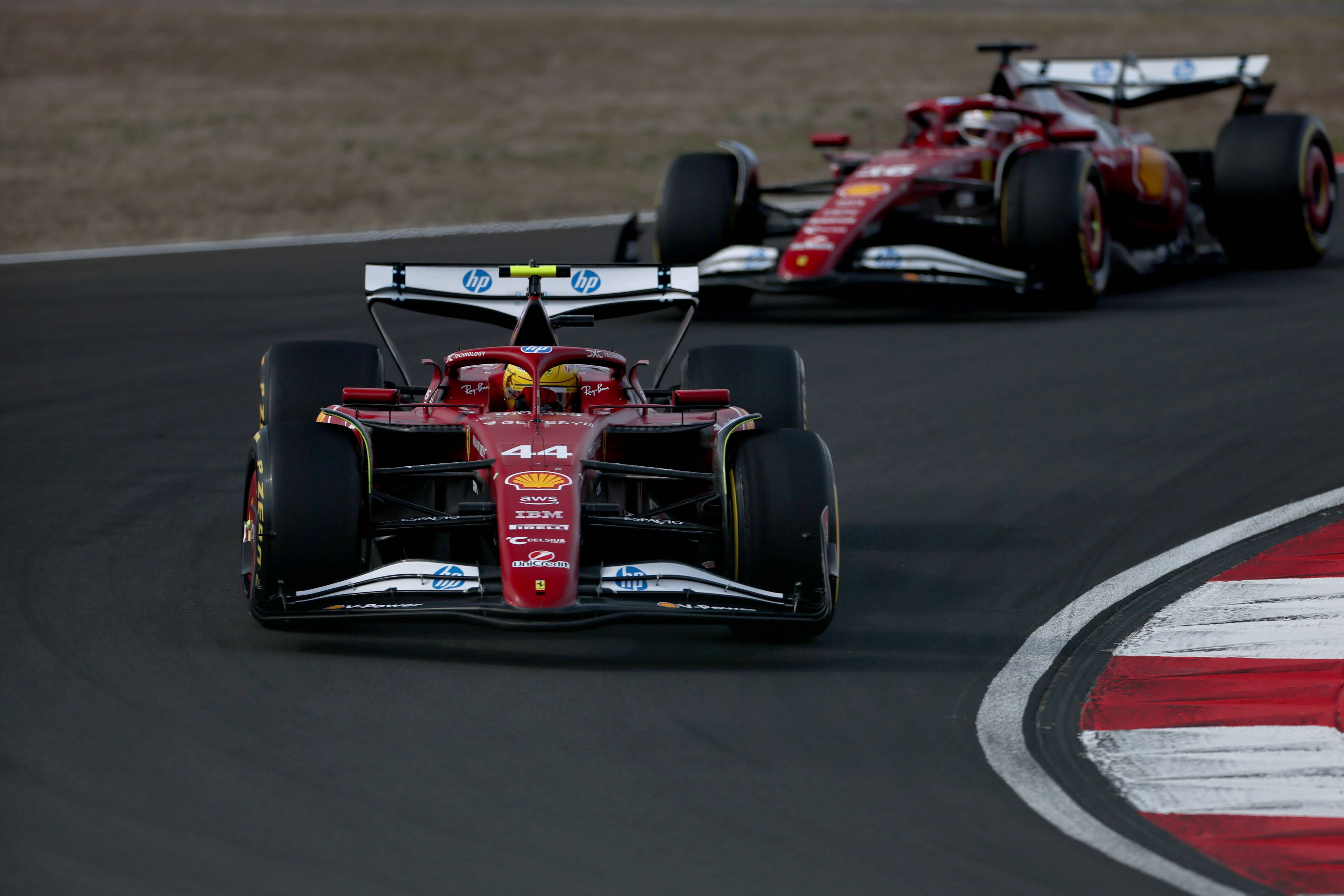 Hamilton és Leclerc kizárására reagált a Ferrari: Tanulni fogunk a történtekből