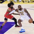 LeBron James hiába tért vissza, simán kikapott a Lakers – videóval