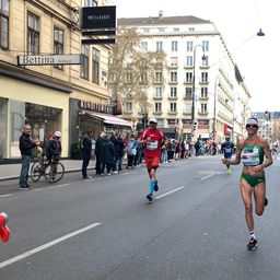 Kokó felesége megnyerte a maratonfutó ob-t Bécsben