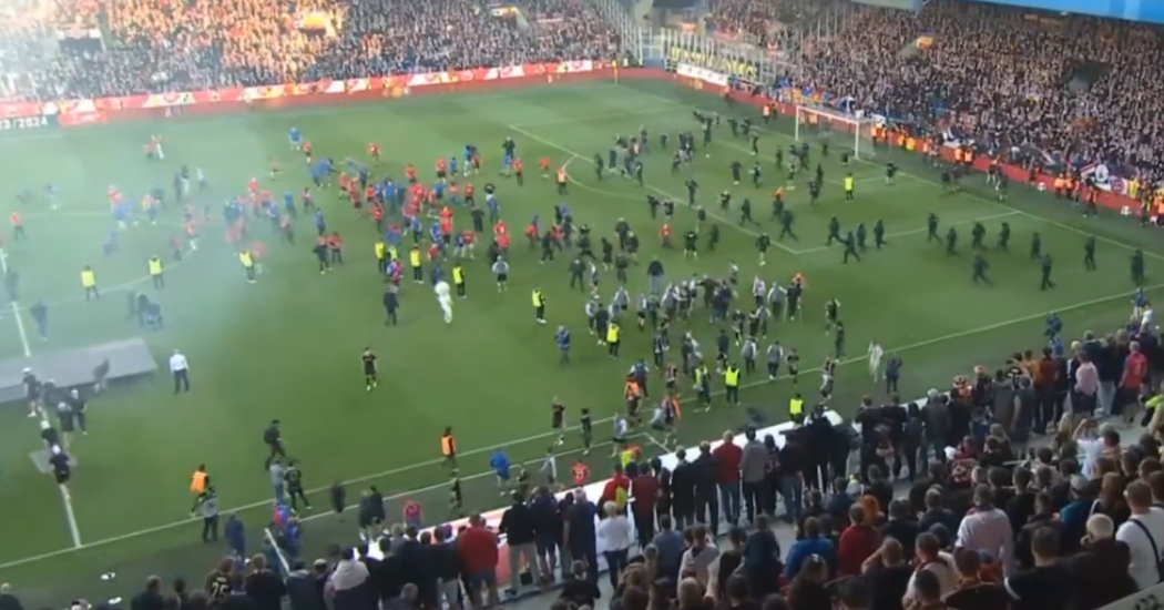 Tömegverekedés volt a Cseh Kupa döntőjében – videóval