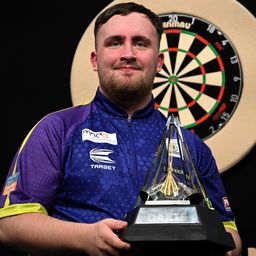 Kilencnyilas a döntőben, Luke Littler a Premier League bajnoka!