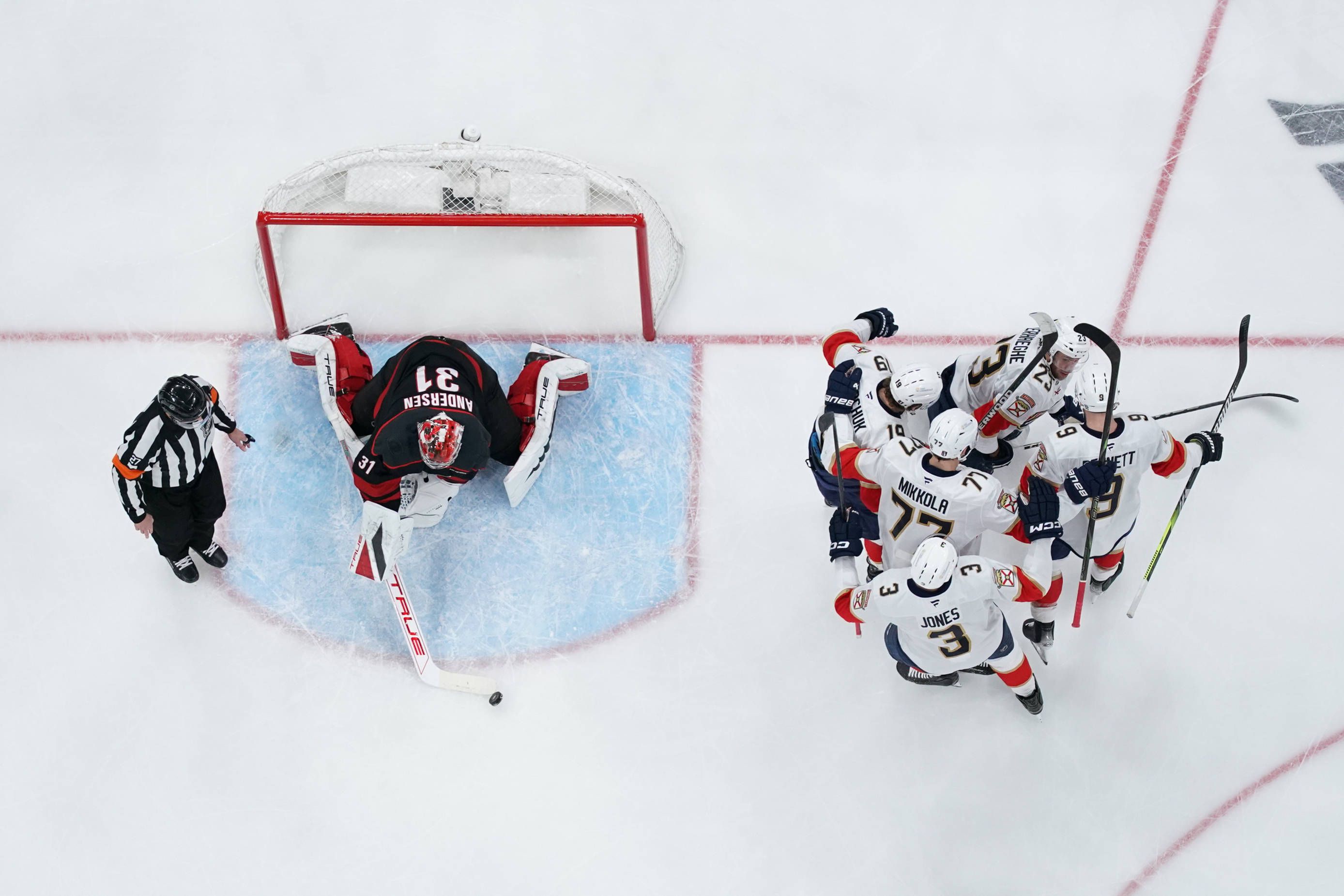 Idegenben hengerelt a címvédő Florida az NHL keleti döntőjében